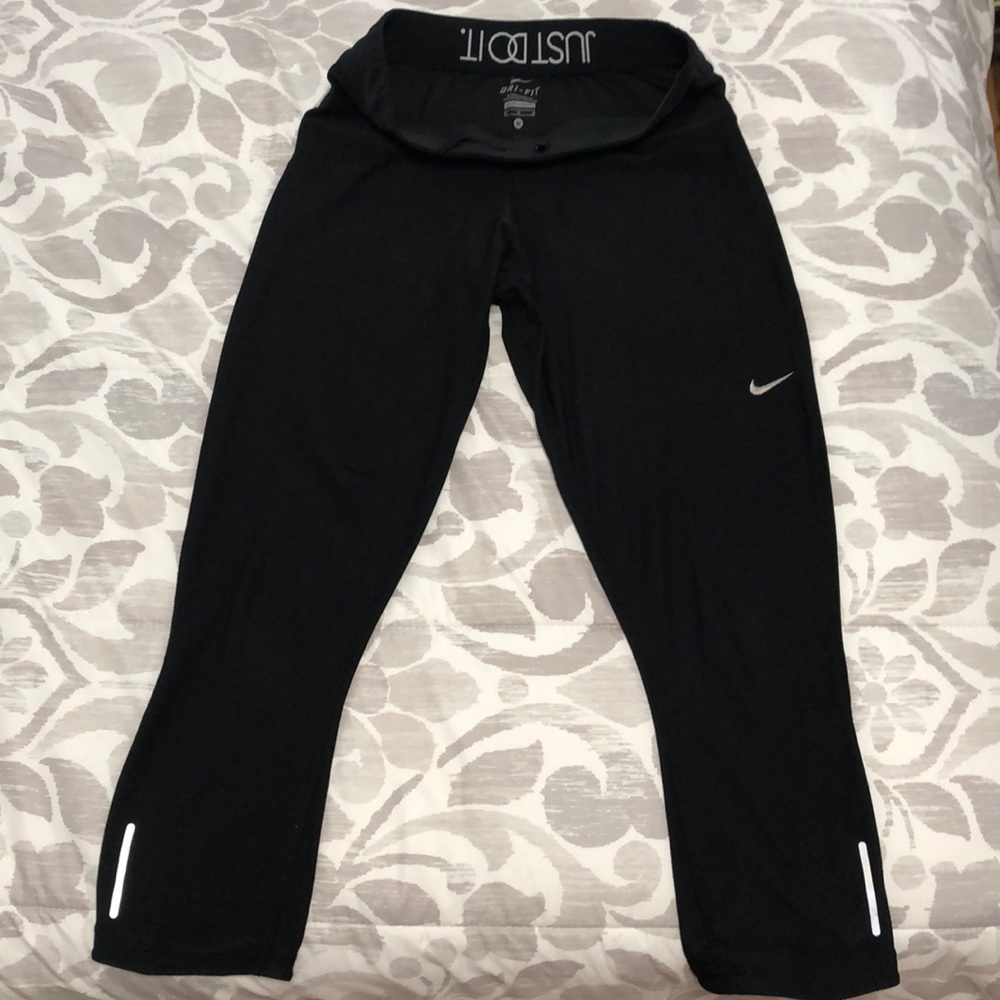 Nike dry-fit leggings. SIZE m